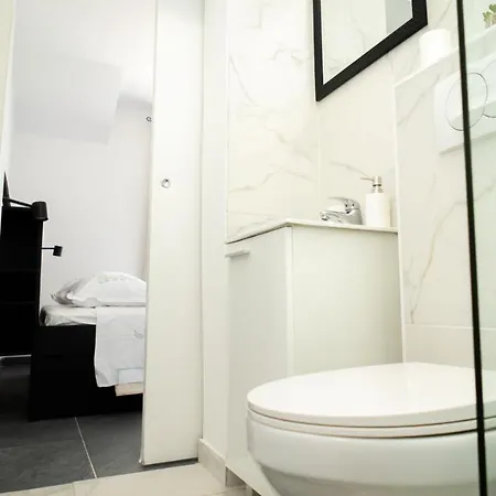 Annela * Τρογκίρ